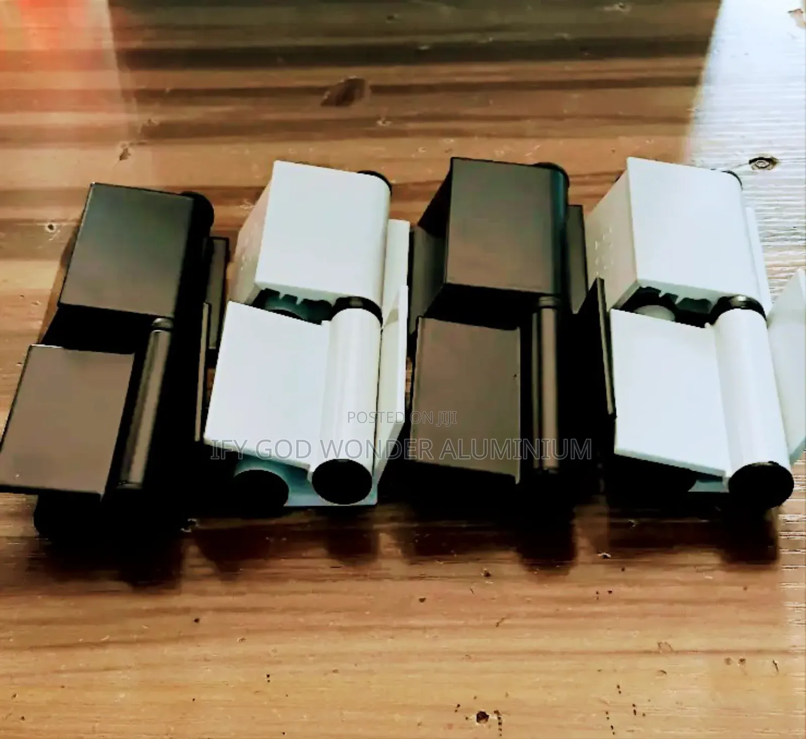 Niggles Hinges