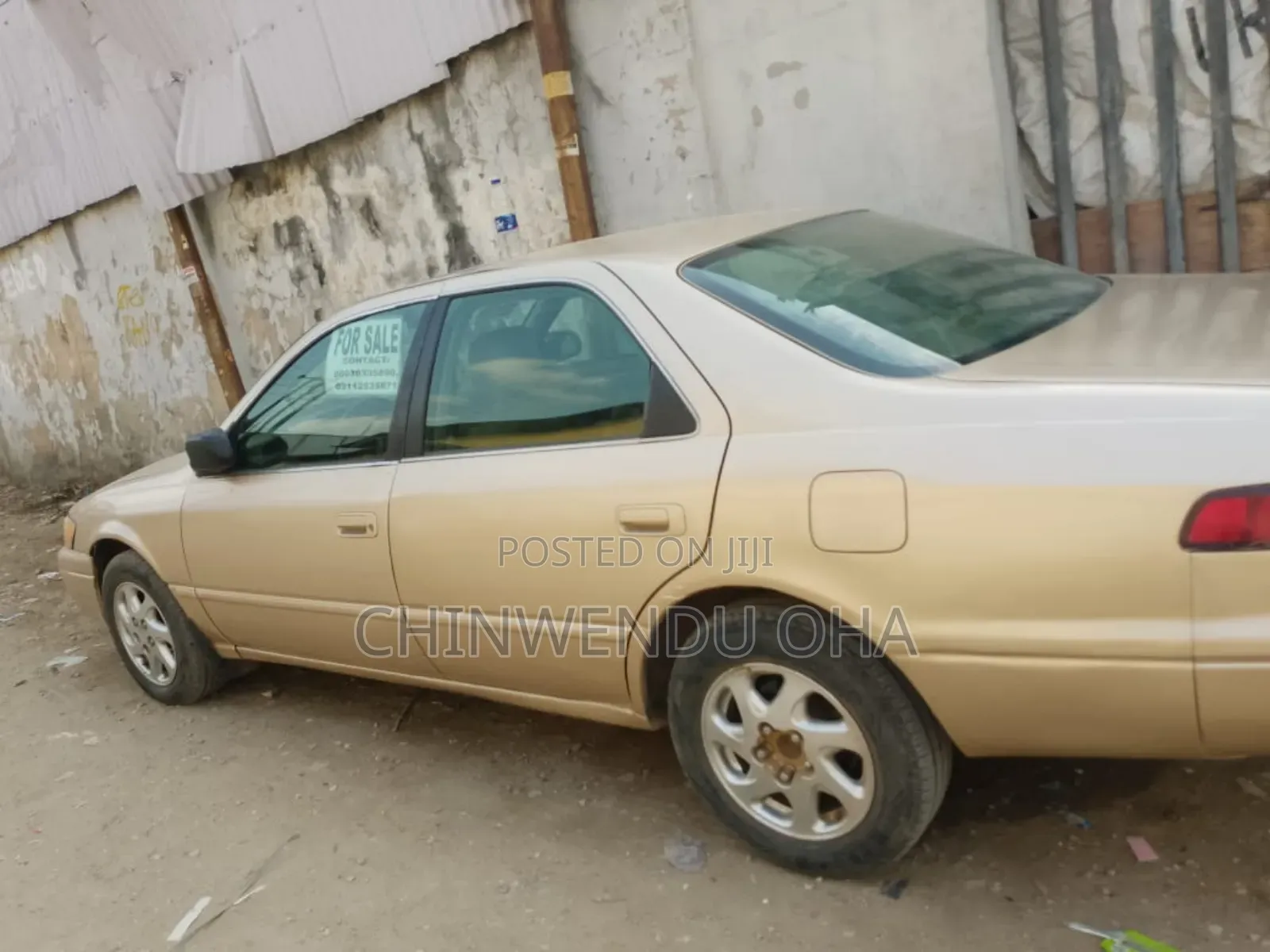 Toyota Camry Automatic 1999 Gold