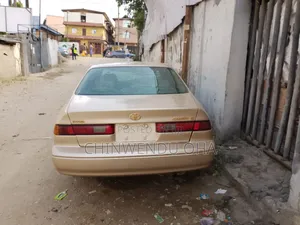 Toyota Camry Automatic 1999 Gold
