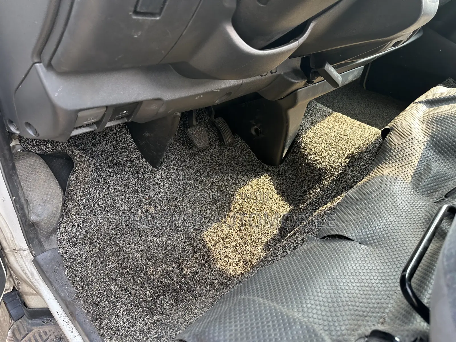 Toyota HiAce 2018 Brown