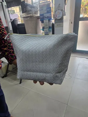 Woven Leather Handbag – Intrecciato Style