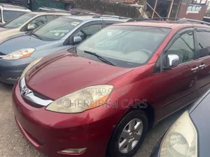 Toyota Sienna XLE 2008 Maroon