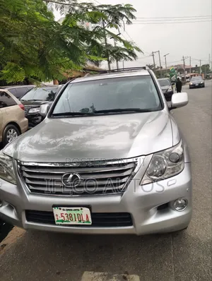 Lexus LX 570 2011 Silver