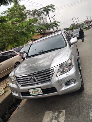 Lexus LX 570 2011 Silver