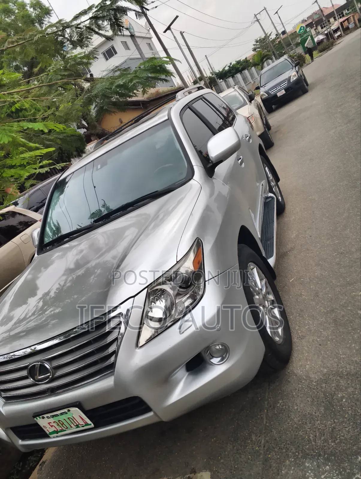 Lexus LX 570 2011 Silver