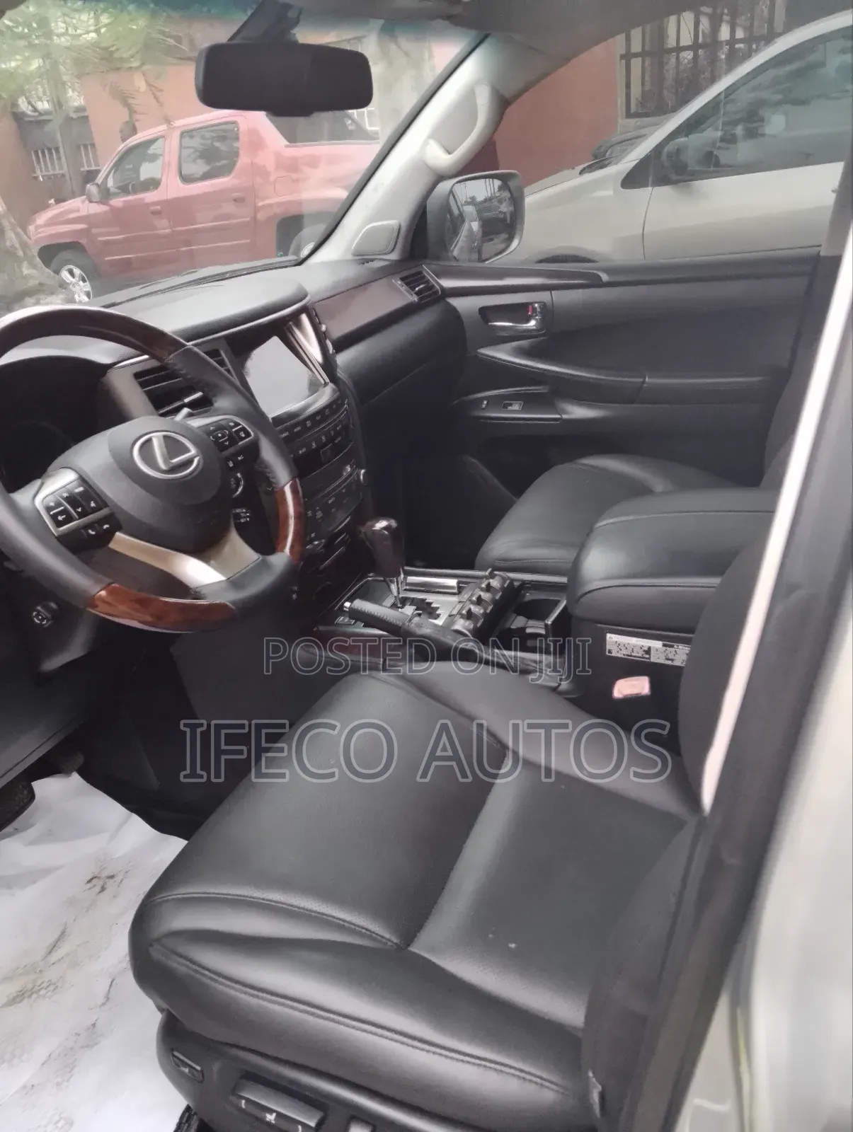 Lexus LX 570 2011 Silver