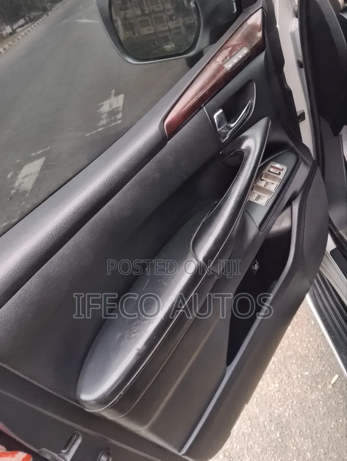 Lexus LX 570 2011 Silver