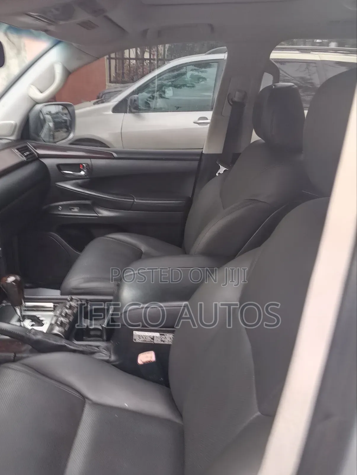 Lexus LX 570 2011 Silver