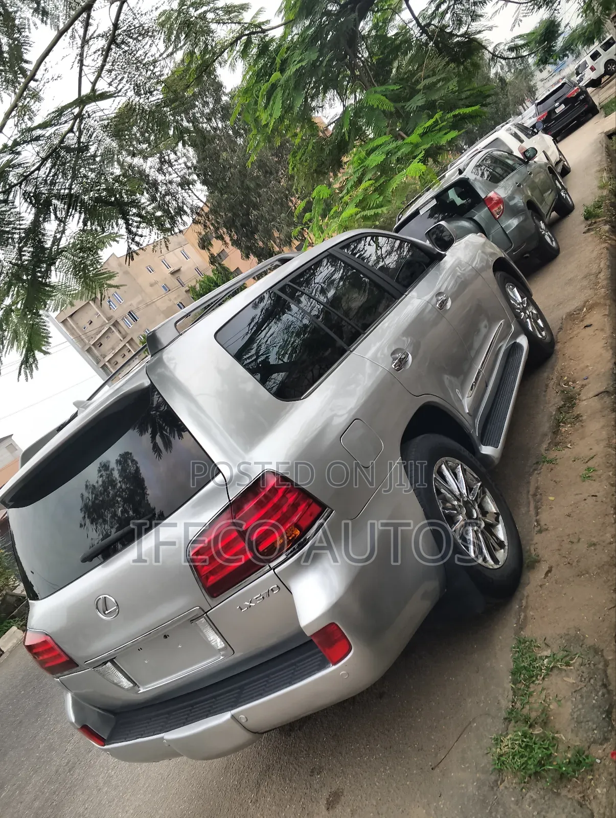 Lexus LX 570 2011 Silver