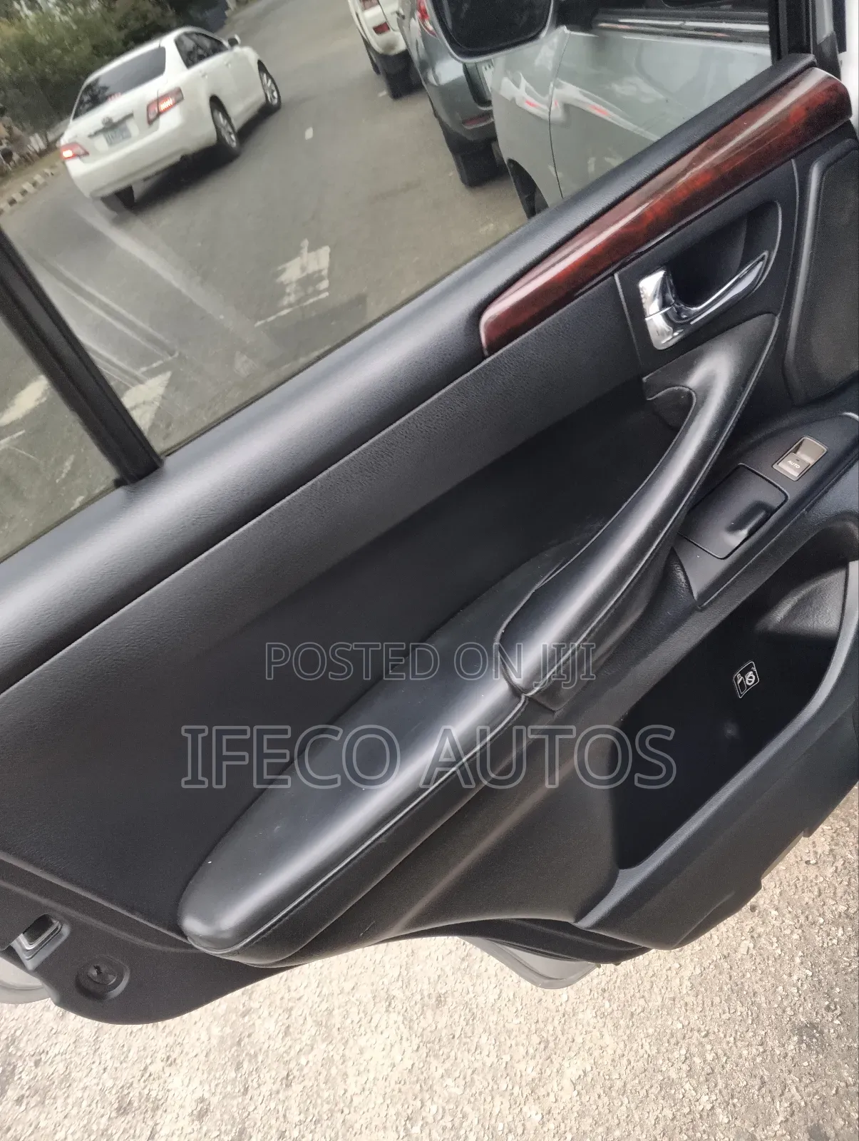 Lexus LX 570 2011 Silver