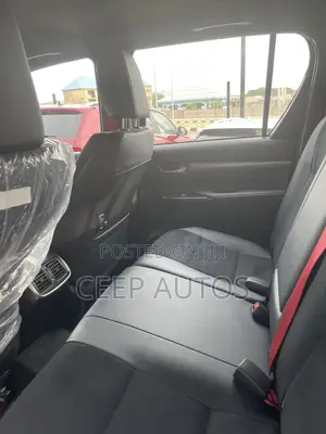 New Toyota Hilux 2025 Black