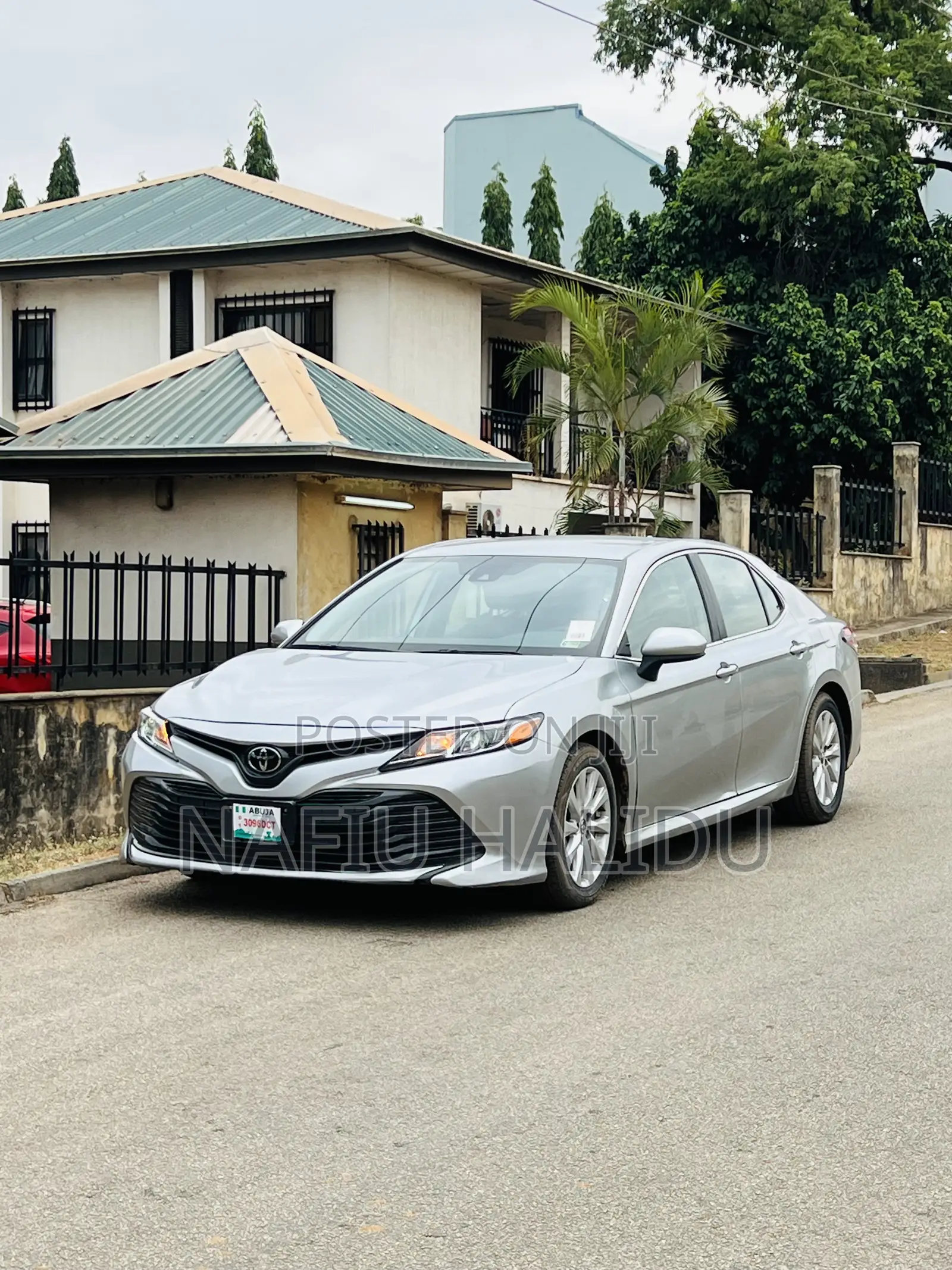 Toyota Camry 2018 Silver