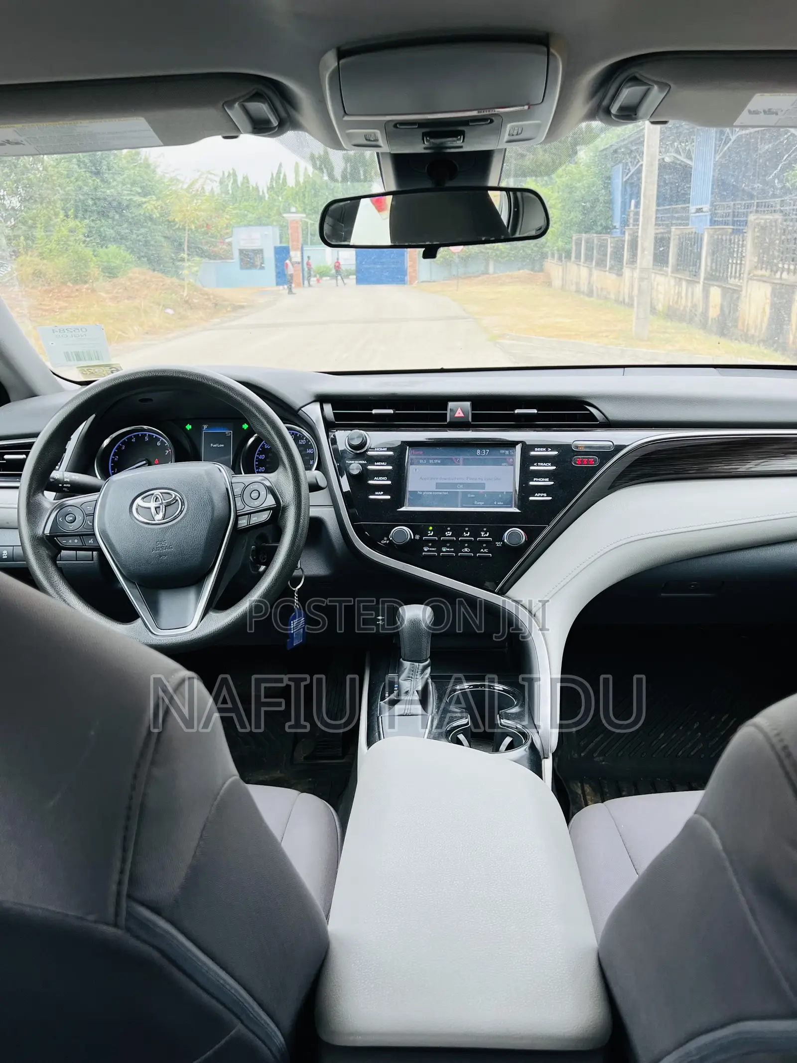 Toyota Camry 2018 Silver