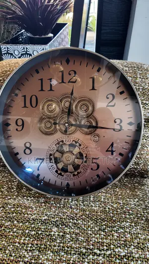 E64 Kimberlys Metal Gear Round Wall Clock