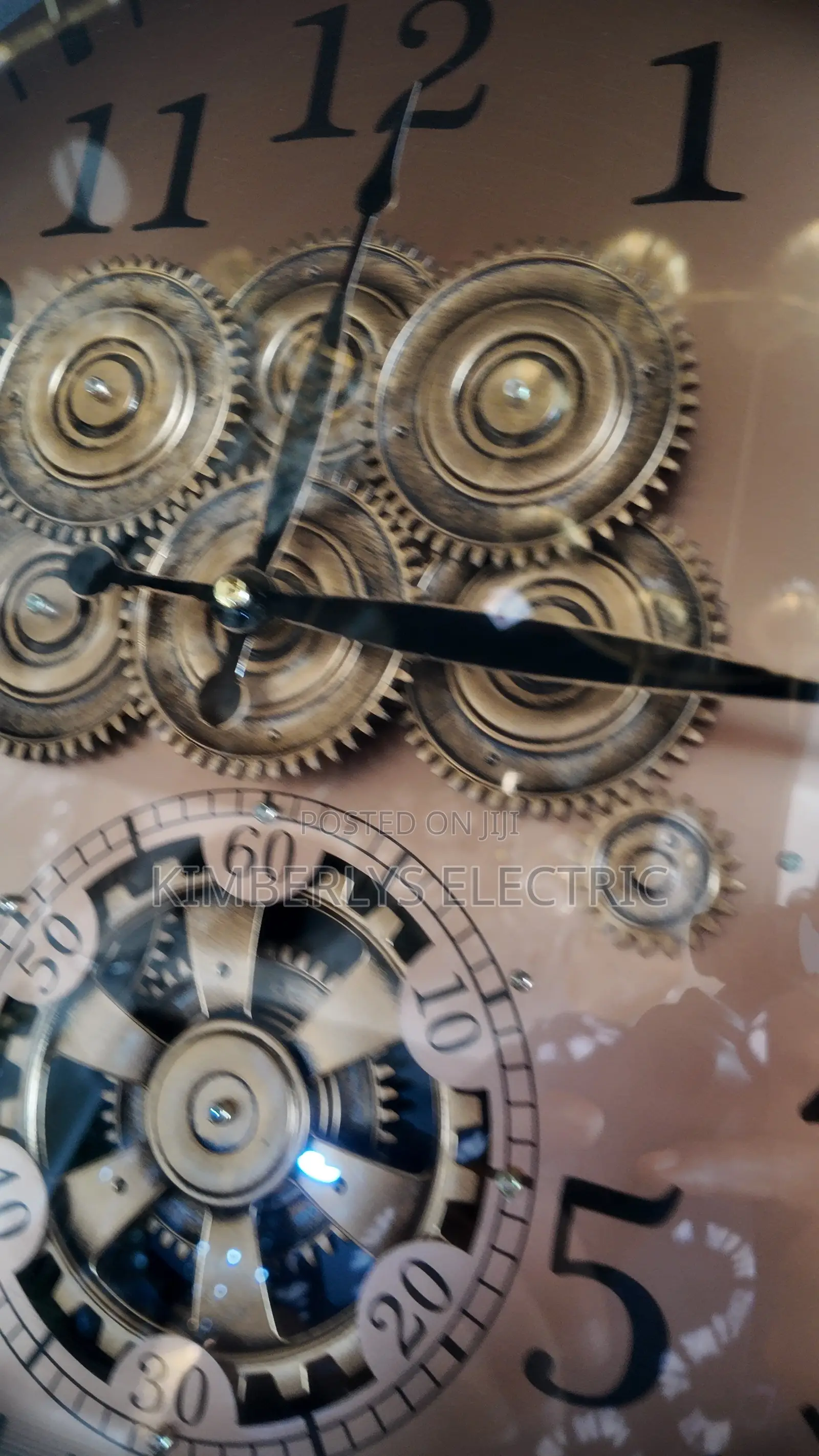 E64 Kimberlys Metal Gear Round Wall Clock