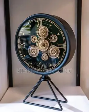 E55 Kimberlys Metal Gear Table Clock 1