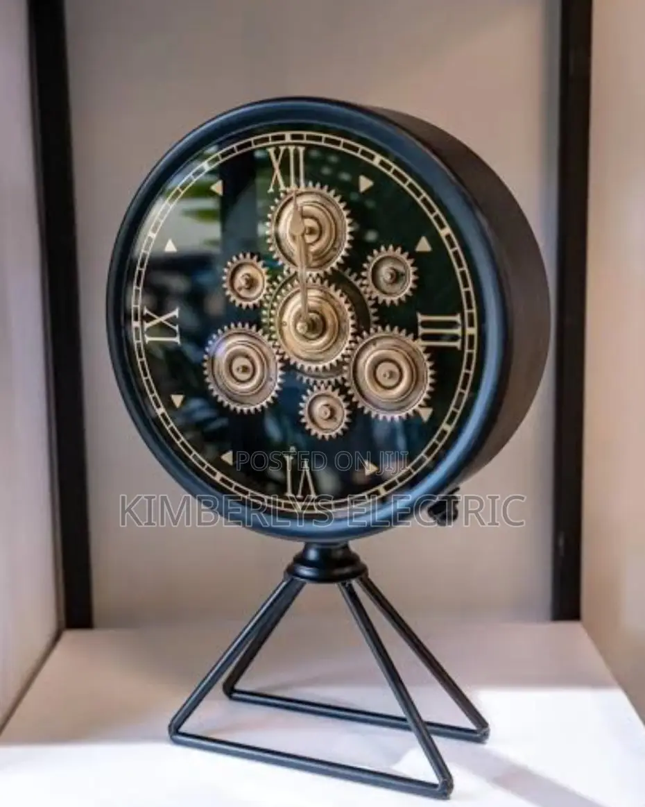 E55 Kimberlys Metal Gear Table Clock 1
