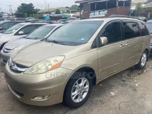 Toyota Sienna LE 4WD 2007 Gold