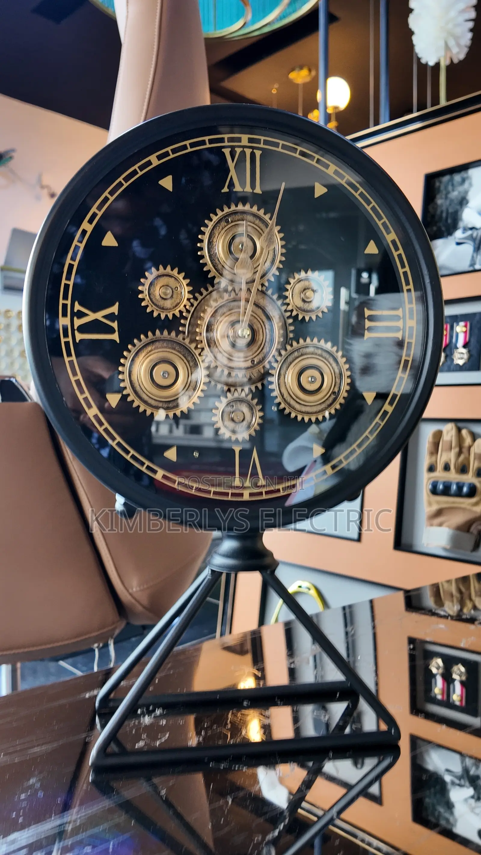 E55 Kimberlys Metal Gear Table Clock 1