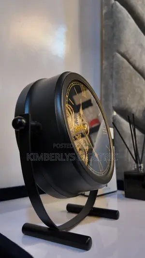 E58 Kimberlys Metal Gear Table Clock 2