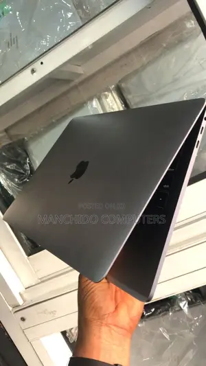 Laptop Apple MacBook Pro 2018 16GB Intel Core i7 SSD 1T