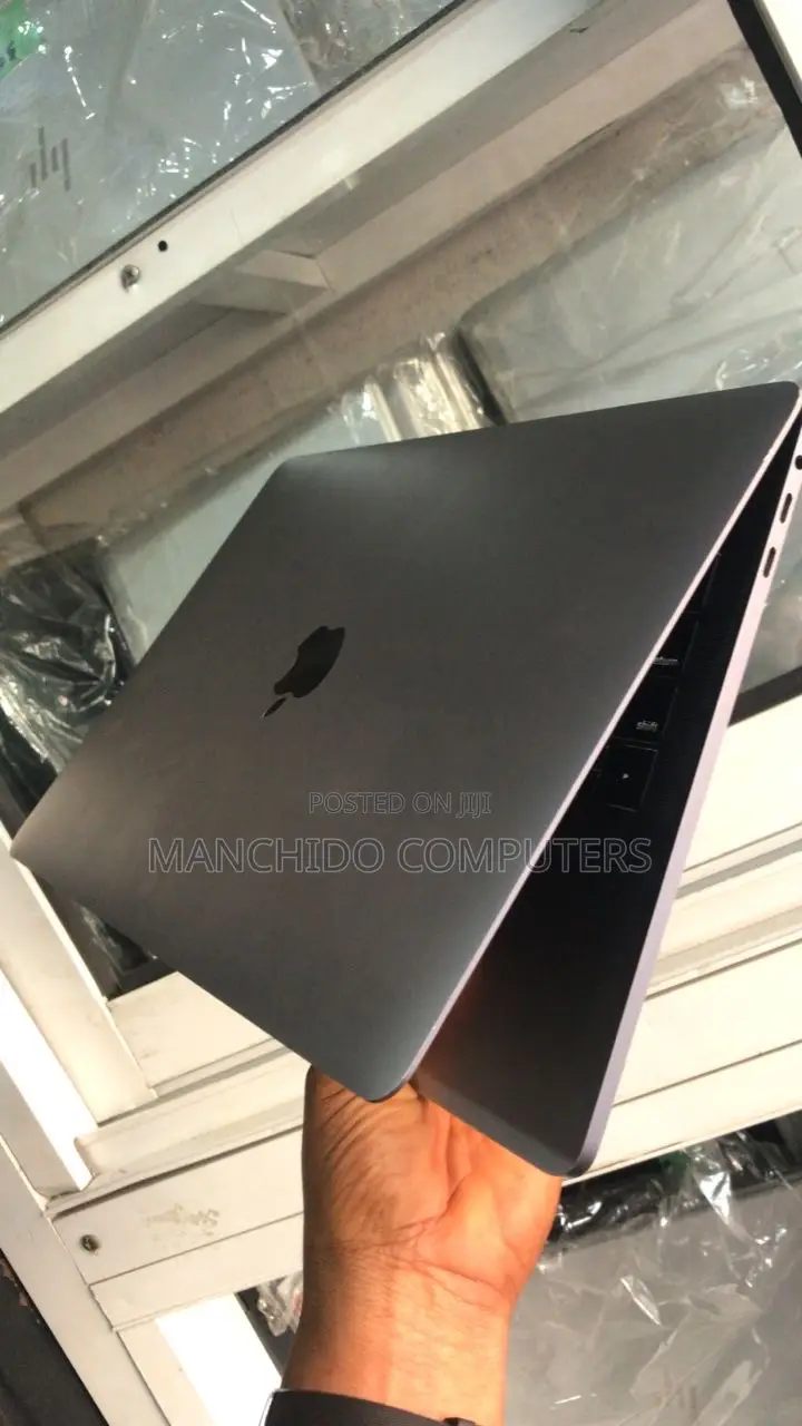Laptop Apple MacBook Pro 2018 16GB Intel Core i7 SSD 1T