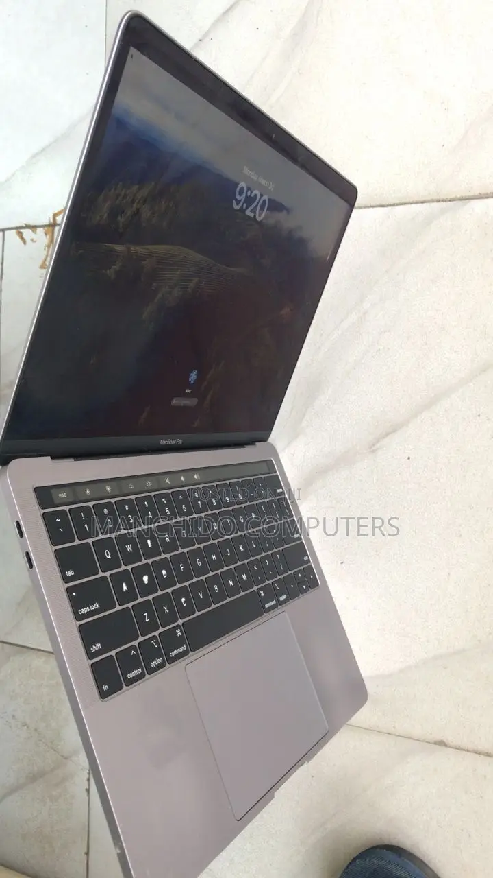 Laptop Apple MacBook Pro 2018 16GB Intel Core i7 SSD 1T