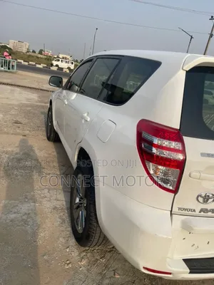 Toyota RAV4 2009 White