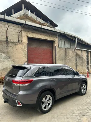 Toyota Highlander Limited 4dr SUV AWD (3.5L 6cyl 6A) 2015 Gray