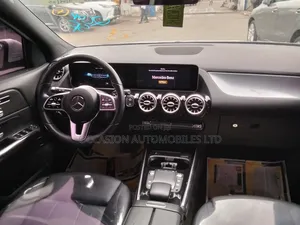Mercedes-Benz GLA-Class 2022 White