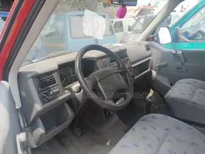 Volkswagen Transporter 2005 Red