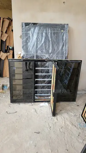 Three Panel Franeless Windows