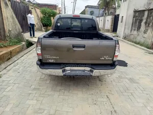 Toyota Tacoma 2011 Gray