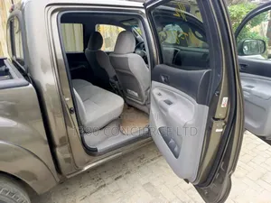Toyota Tacoma Double Cab V6 Automatic 2011 Gray