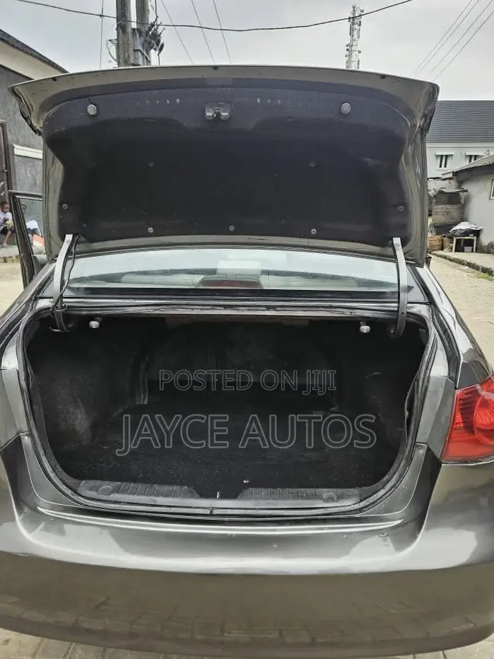Hyundai Elantra 2009 Gray