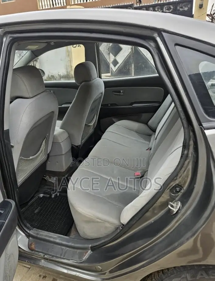 Hyundai Elantra 2009 Gray
