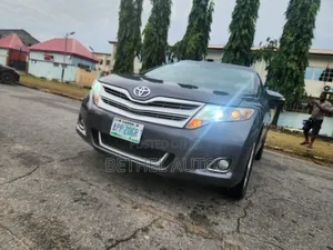 Toyota Venza V6 AWD 2010 Gray