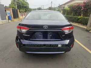 Toyota Corolla LE 2020 Blue