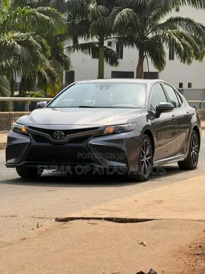 Toyota Camry SE 2022 Gray