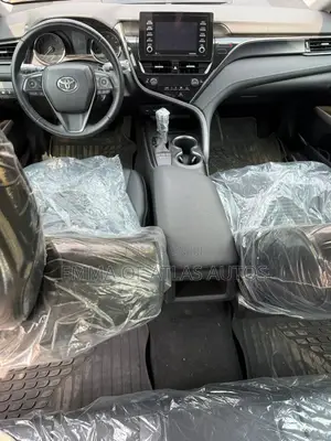 Toyota Camry SE 2022 Gray