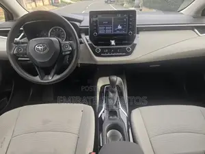 Toyota Corolla LE 2022 Blue