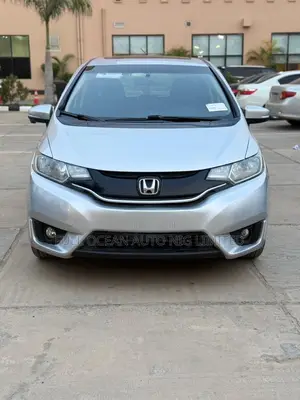 Honda Fit EX-L w/Navigation 4dr Hatchback (1.5L 4cyl CVT) 2015 Silver