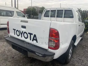 Toyota Hilux 2014 White