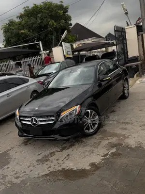 Mercedes-Benz C300 2016 Black