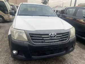 Toyota Hilux 2015 White