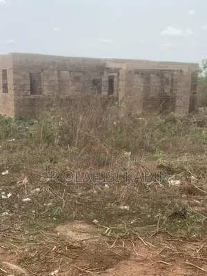 3bdrm Apartment in Isitijaba Community, Ilorin South for sale