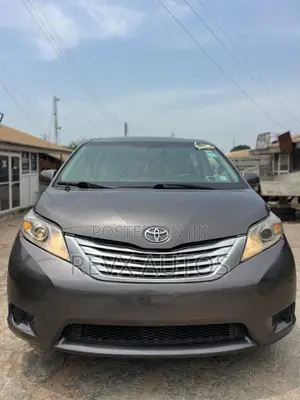 Toyota Sienna L 7-Passenger 4dr Minivan (3.5L 6cyl 6A) 2014 Gray
