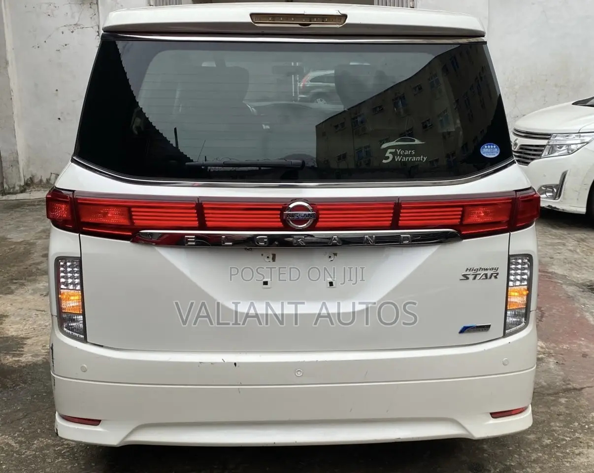 Nissan Elgrand 2013 White