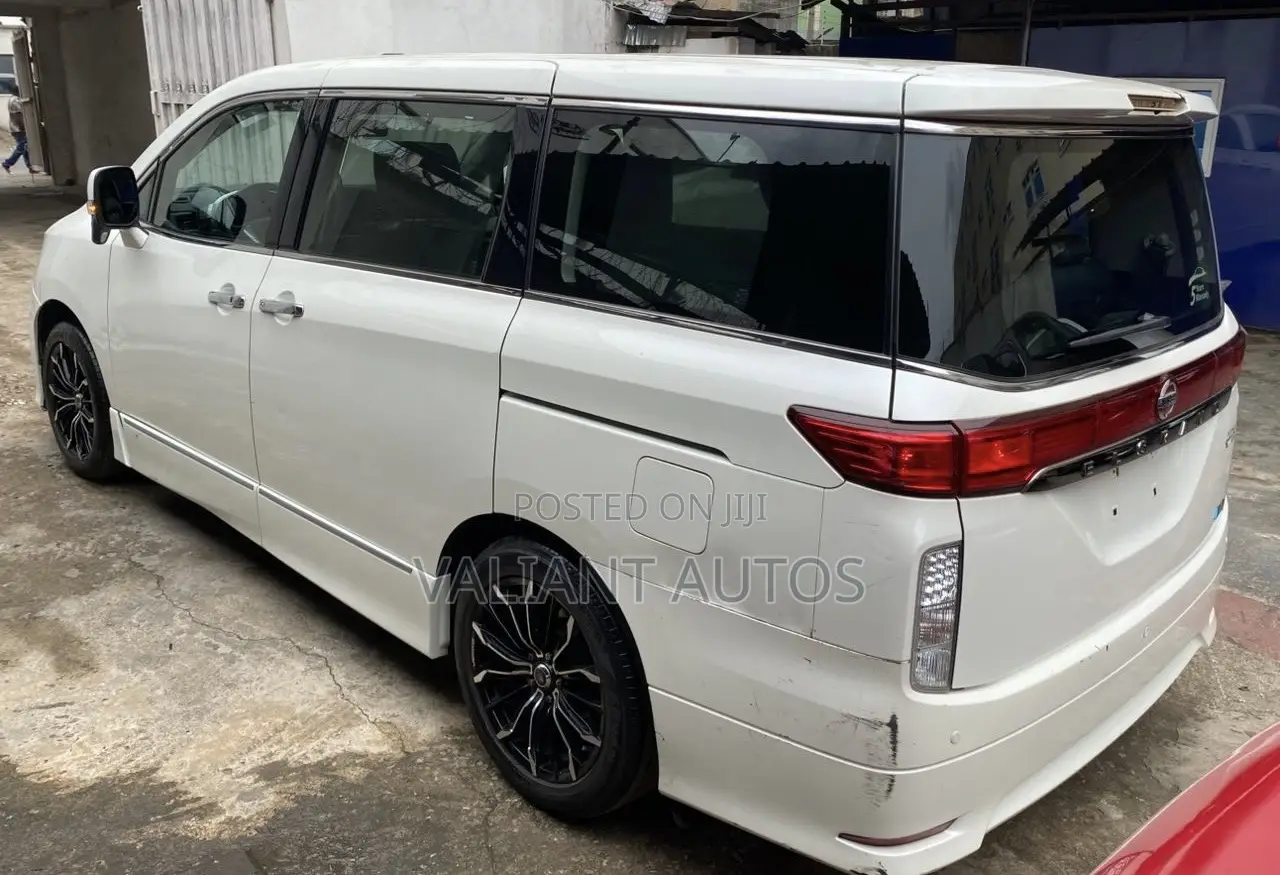 Nissan Elgrand 2013 White