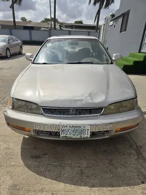 Honda Accord 2000 Silver